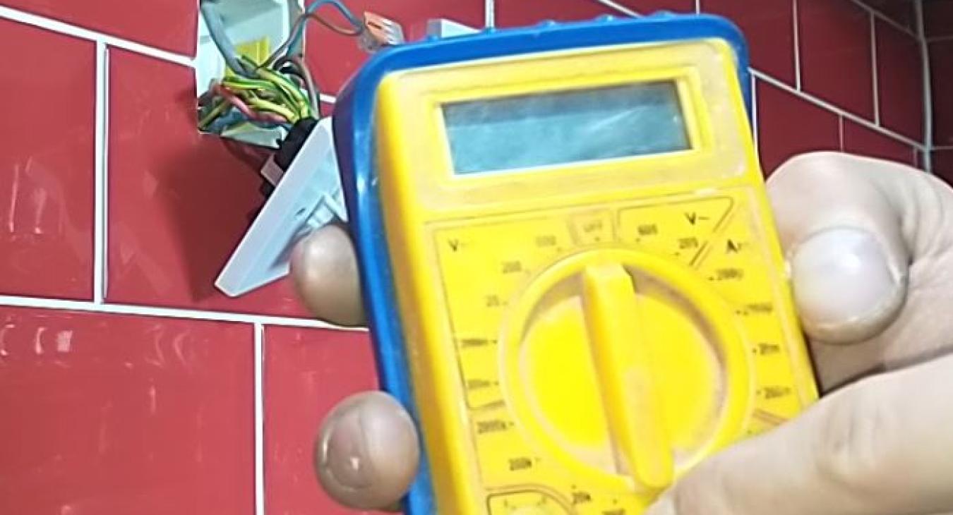 How do I know if a fuse has blown? (2023) Your Friendly Local